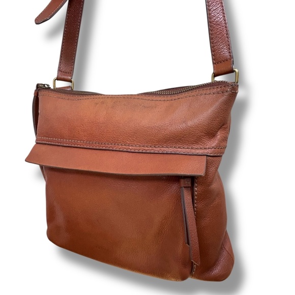 4/$20 Fossil Aida Small Crossbody Bag Brown Leather – Adjustable Strap - Picture 3 of 14